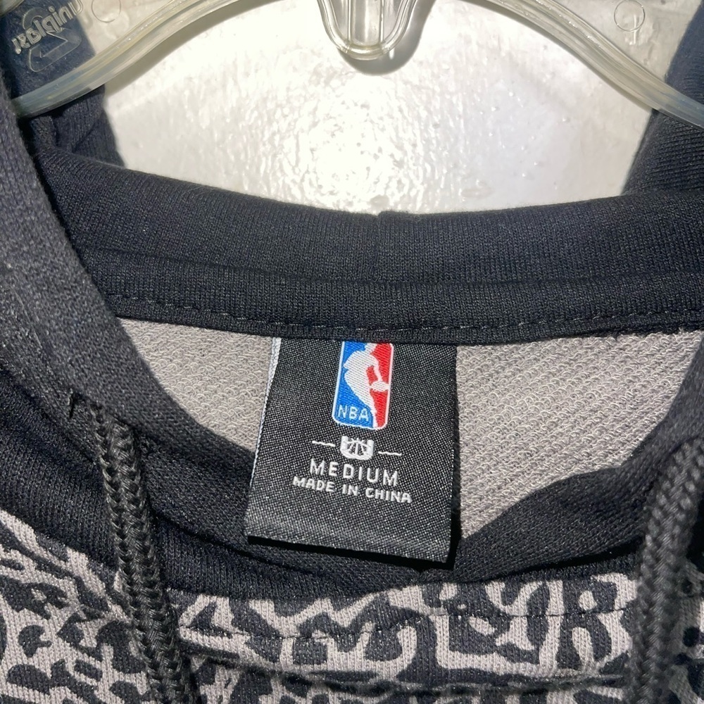NBA LA Lakers Hoodie. Size medium. EUC - Picture 10 of 15